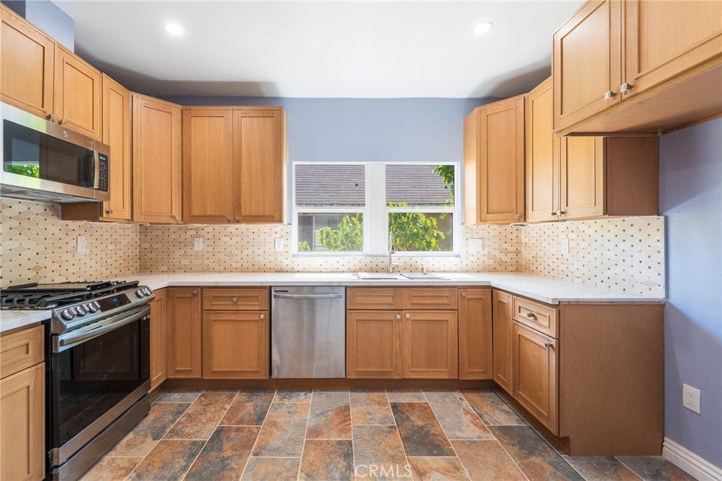 2041 W 29th Place, Los Angeles CA 90018