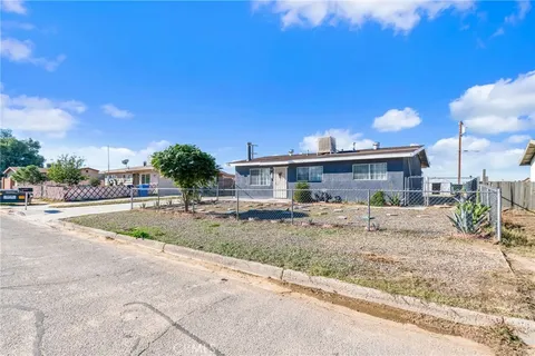 35208 Walnut St, Barstow, CA 92311 - MLS#: IV25267346