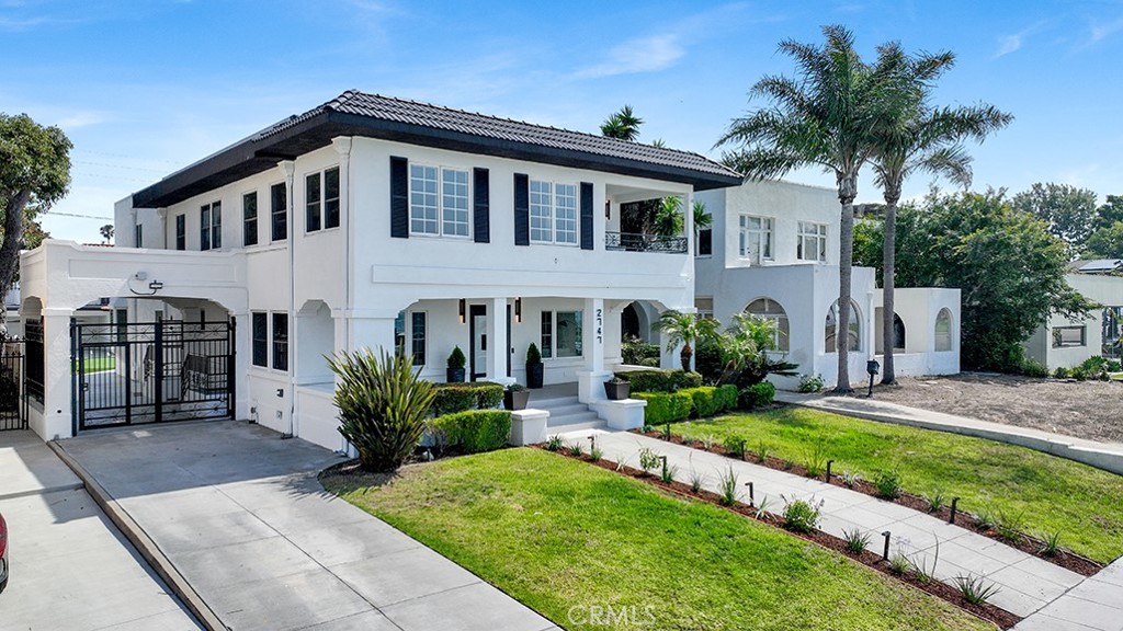 2747 E Ocean Boulevard