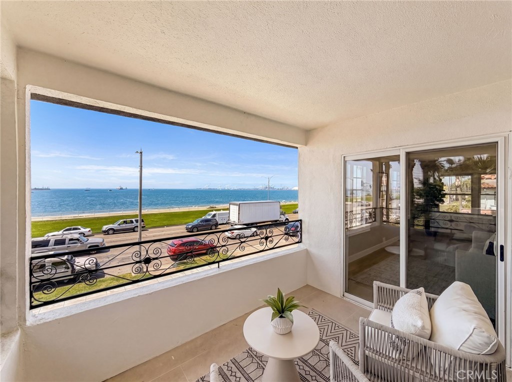2747 E Ocean Boulevard