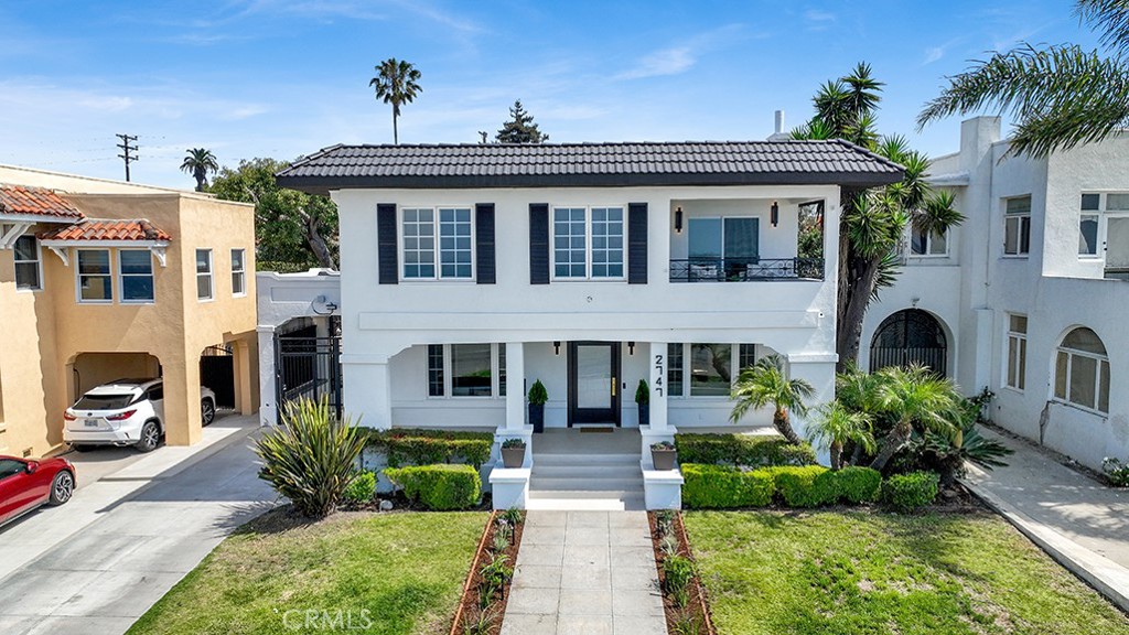 2747 E Ocean Boulevard