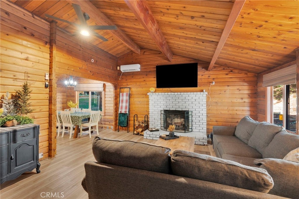 2130 Spring Oak