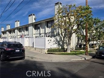 Photo of 22865 Del Valle ST, Woodland Hills, CA 91364 (MLS # SR26175455)