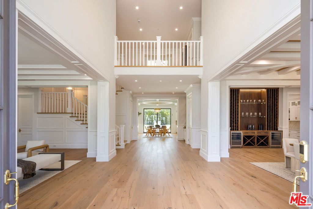 Photo of 5133 Louise Avenue, Encino, CA 91316 (MLS # 25533511)