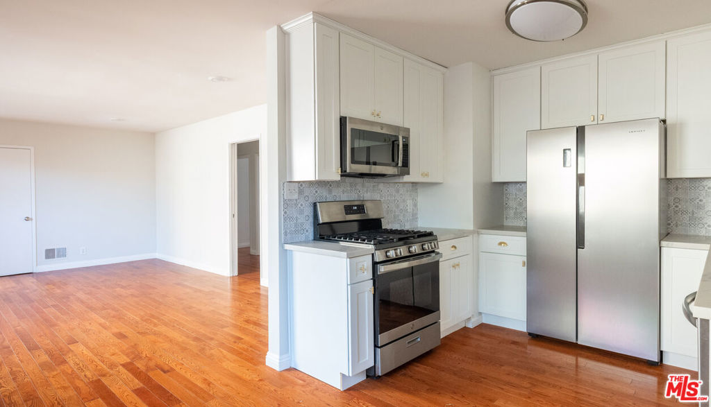 1323 S Ridgeley Drive