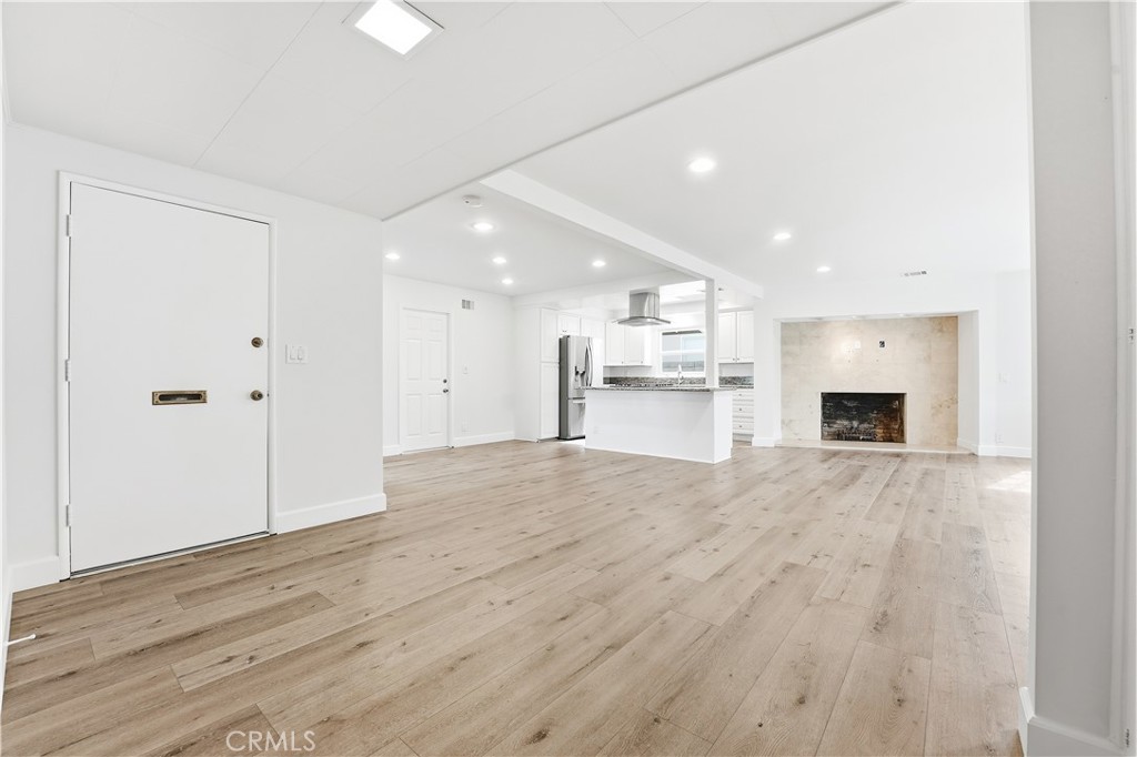 1056 N Shaffer Street