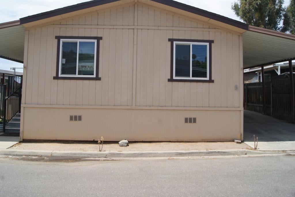12506 Royal Rd RD 5, El Cajon CA 92021