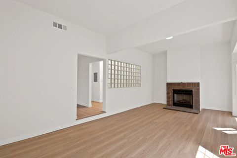 Photo of 2619 Carmona Avenue, Los Angeles, CA 90016 (MLS # 26765439)