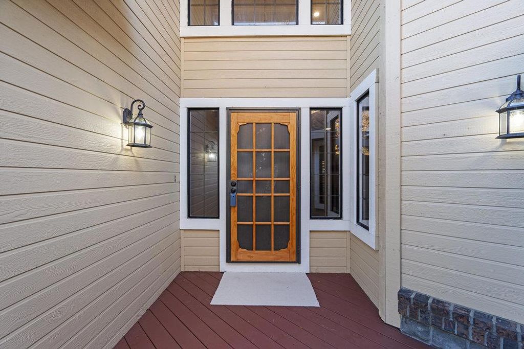 Photo of 1511 Las Brisas Drive, Hollister, CA 95023 (MLS # ML82024056)