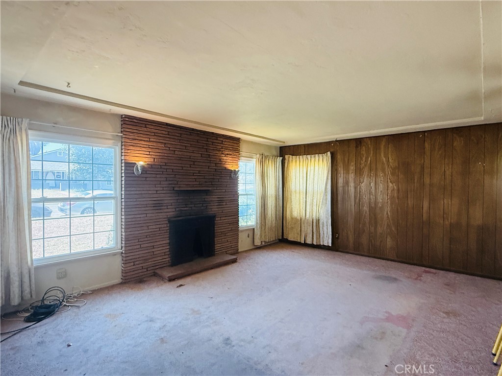 Properties 2 892 Valencia Drive