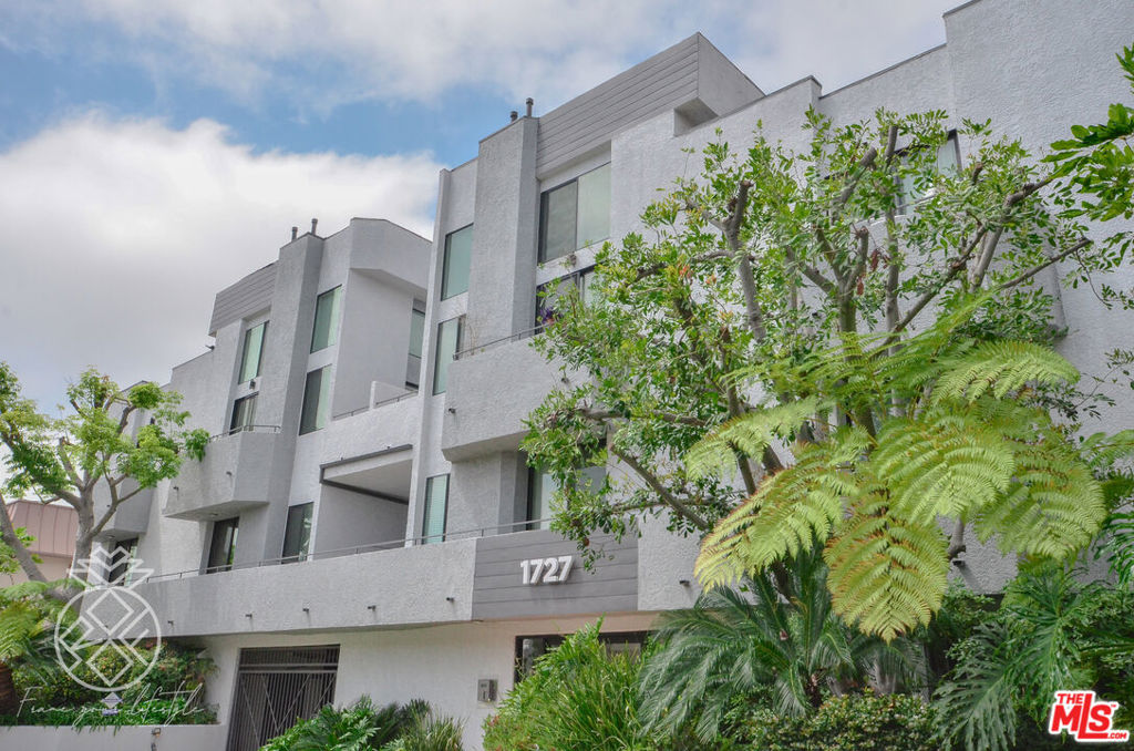 If you're searching for a quiet, upscale retreat in one of LA's most desirable neighborhoods, welcome home. Nestled in the vibrant heart of Westwood and surrounded by charming Italian eateries, artisan cafes, and local gems, this beautifully designed 2-bedroom + loft residence offers the perfect blend of comfort, sophistication, and convenience.Step into a sun-filled space with dramatic vaulted ceilings, expansive bedrooms that easily fit a California King, and a flexible loft space ideal for a home office, creative studio, or guest bedroom. Take in the LA skyline from your private rooftop deck, perfect for morning coffee or sunset happy hours.On weekends, enjoy a stroll to Sprouts, grab a bottle of wine from Cost Plus, or catch an exhibition at the Hammer Museum. Dining options abound whether it's a fresh bite at Fresh Corn Grill, fine dining along Westwood Blvd, or cozy nights in with takeout from your neighborhood favorites.Lifestyle Highlights:Hammer Museum: Cultural events, exhibits & live performances just blocks awayWalkable access to Sprouts, Bristol Farms, and everyday essentialsSurrounded by local cafes, restaurants, and hidden neighborhood gemsEasy access to UCLA, Beverly Hills, and Century CityThis is more than an apartment it's a lifestyle.