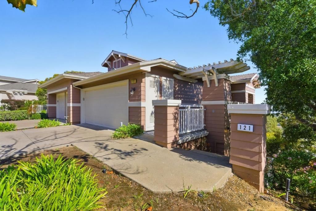 Photo of 121 Cliff Swallow Court, Brisbane, CA 94005 (MLS # ML82025168)