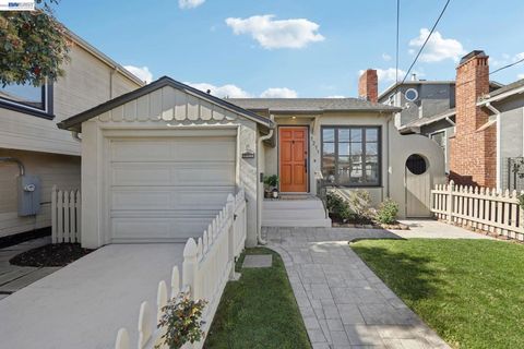 Photo of 1211 1211 Court St St, Alameda, CA 94501 (MLS # 41124837)