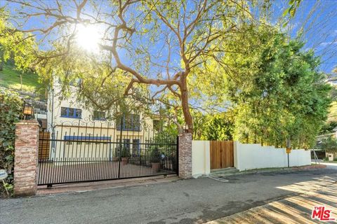 Photo of 2270 Benedict Canyon Drive, Beverly Hills, CA 90210 (MLS # 26636185)