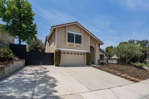 Photo of 403 Blackhawk Drive, Newbury Park, CA 91320 (MLS # 226003553)