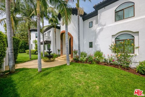 Photo of 4705 Los Feliz Boulevard, Los Angeles, CA 90027 (MLS # 26673987)