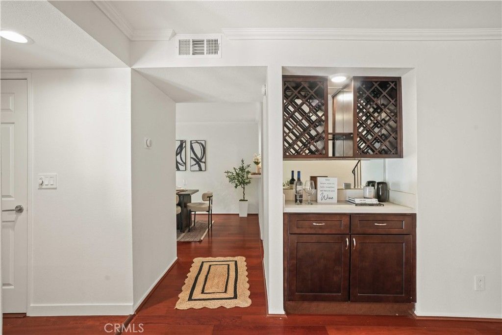 Photo of 21620 Burbank Blvd #22, Woodland Hills, CA 91367 (MLS # SR25225835)