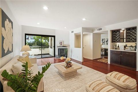 Photo of 21620 Burbank Blvd #22, Woodland Hills, CA 91367 (MLS # SR25225835)