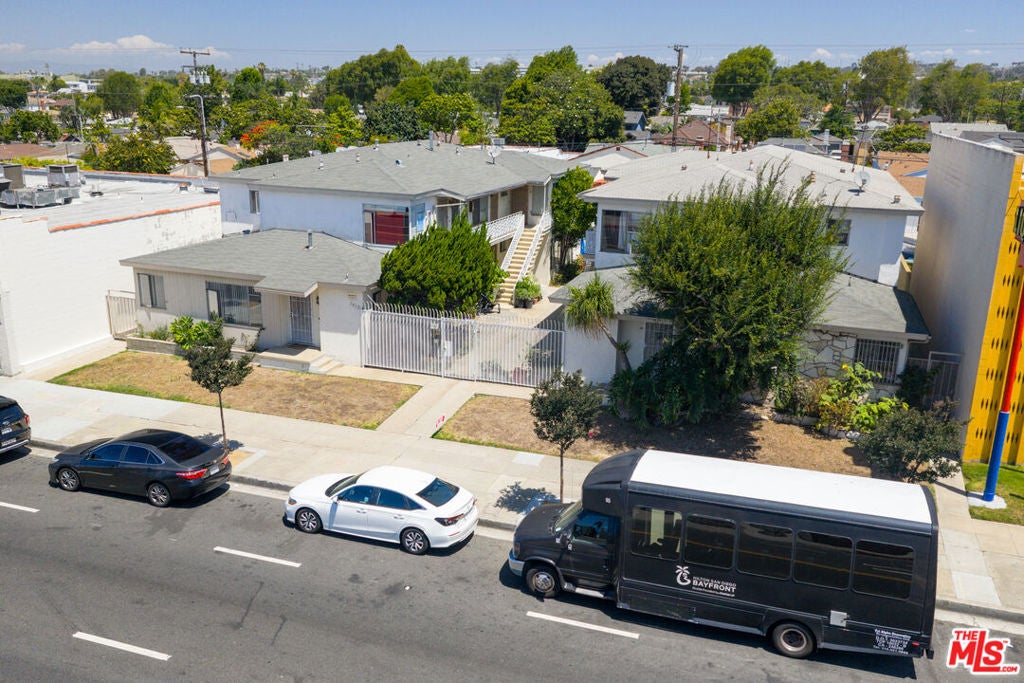 1412 Centinela Avenue