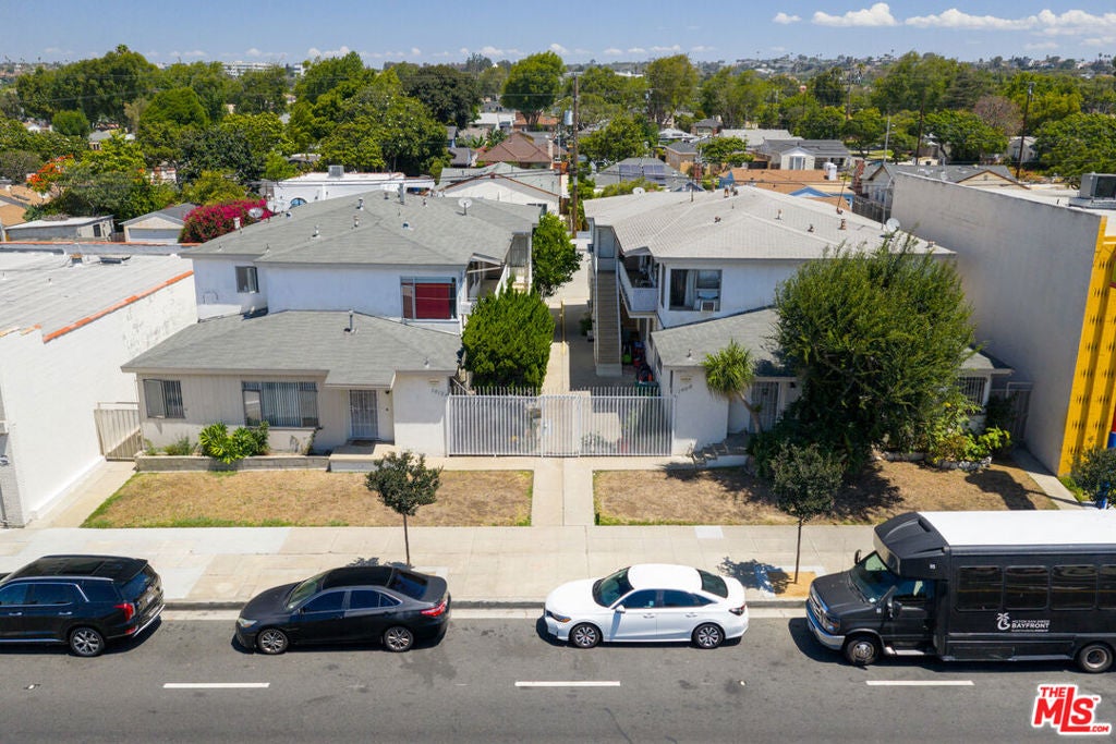 1412 Centinela Avenue
