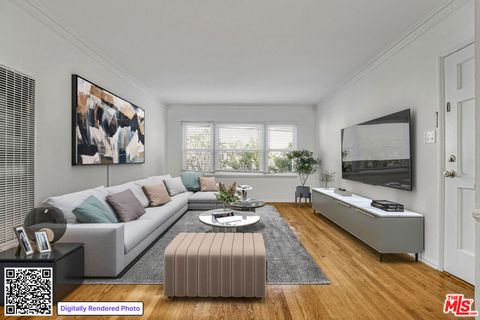 Photo of 10620 Holman Avenue #4, Los Angeles, CA 90024 (MLS # 26741823)