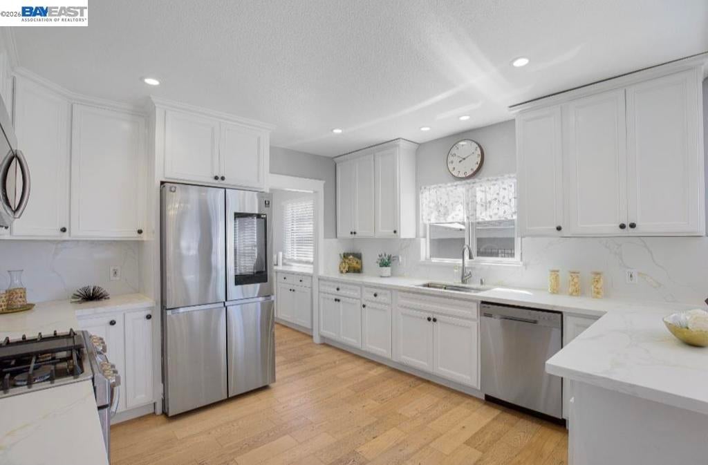 Photo of 2468 Maxwell Ave, Oakland, CA 94601 (MLS # 41147729)