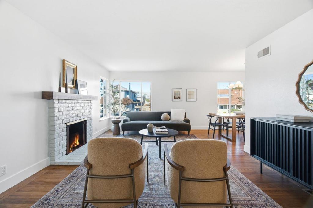 2245 Charleston Avenue