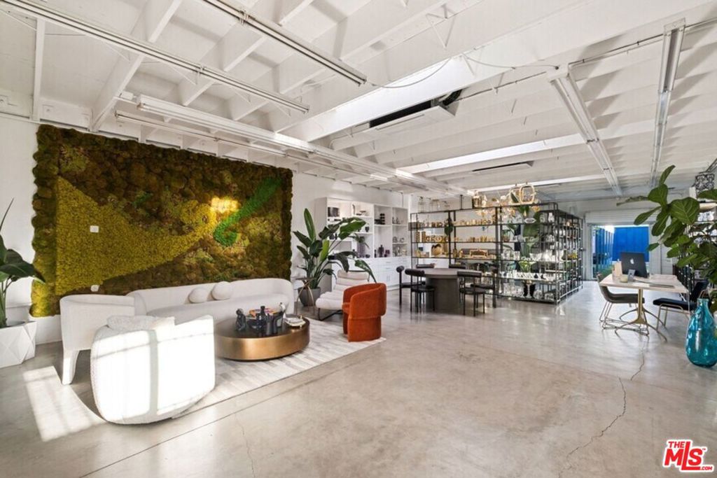 Properties 2 8560 Venice Boulevard