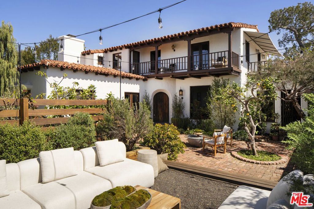 Photo of 216 Notteargenta Road, Pacific Palisades, CA 90272 (MLS # 26713951)