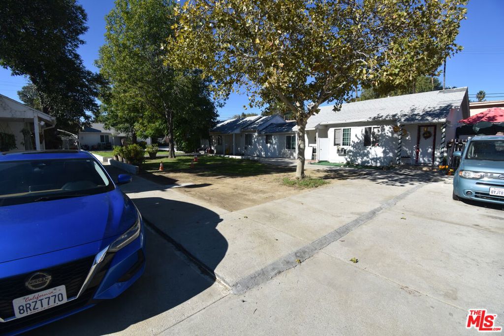 12215 San Fernando Road