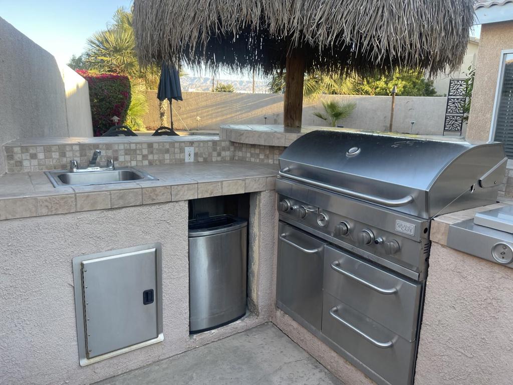 81258 Avenida Esmeralda