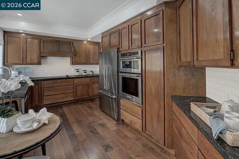 Photo of 3711 Terra Granada Dr Dr #3B, Walnut Creek, CA 94595 (MLS # 41130354)