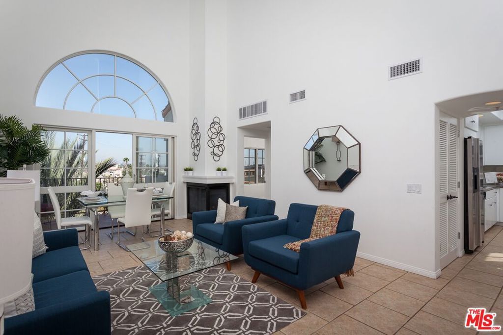 Photo of 851 N San Vicente Boulevard #308, West Hollywood, CA 90069 (MLS # 25602953)