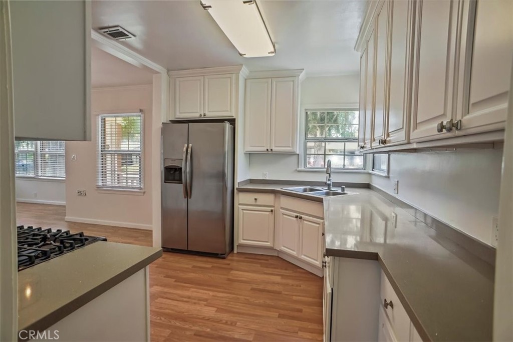 Properties 4 710 N Pass Avenue