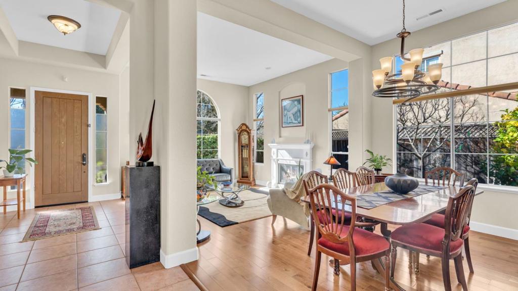 19098 Ravenswood Court