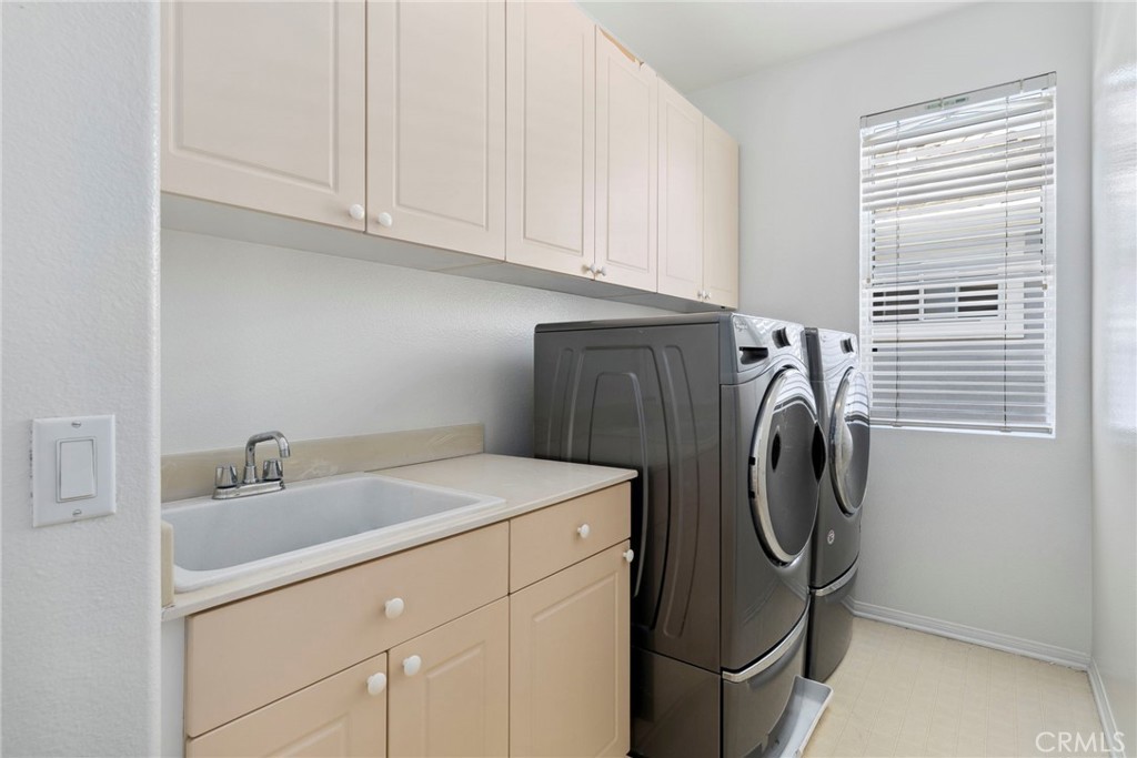 Aurora (AURO) - Residential Lease