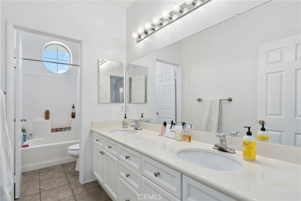 Aurora (AURO) - Residential Lease