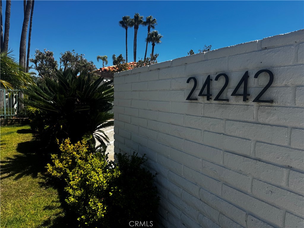 24242 Santa Clara Avenue 31