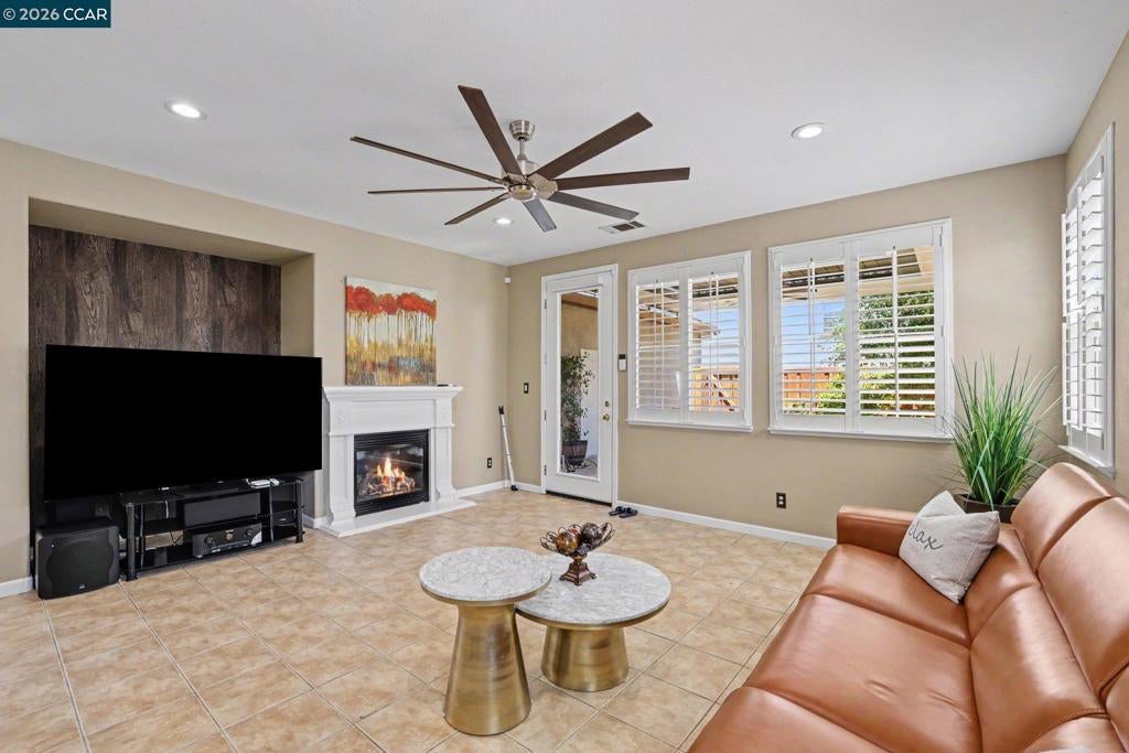 586 Dutch Elm Dr