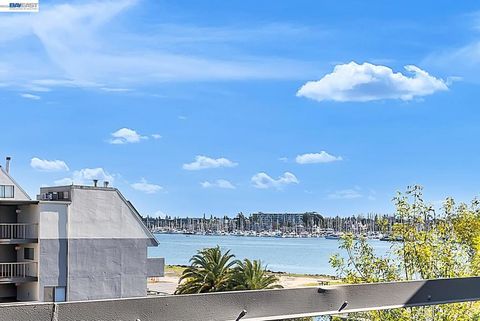 Photo of 7 Embarcadero #312, Oakland, CA 94607 (MLS # 41128266)