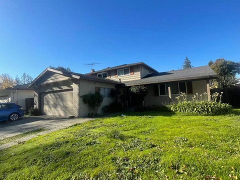 Photo of 1789 Linnet Lane, Sunnyvale, CA 94087 (MLS # ML82017979)