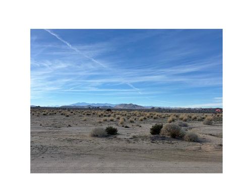 Photo of 0 No Name, Joshua Tree, CA 92252 (MLS # 219141346DA)