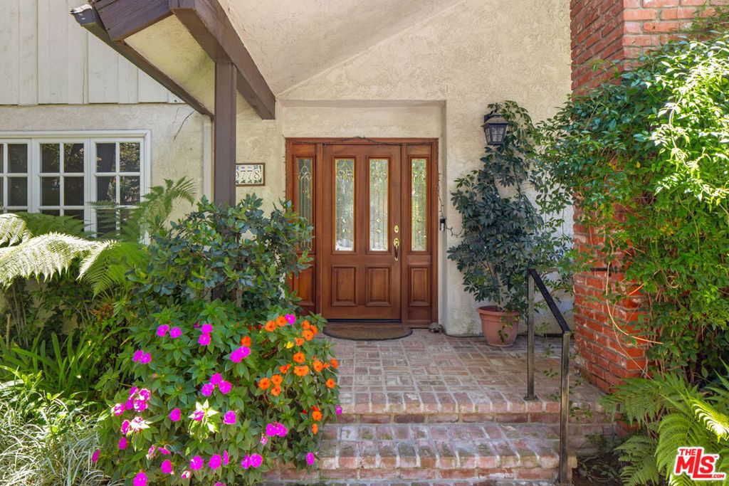 Photo of 9778 Blantyre Drive, Los Angeles, CA 90210 (MLS # 26866111)