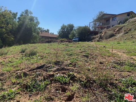 207 S La Gross Way Chatsworth CA 91311