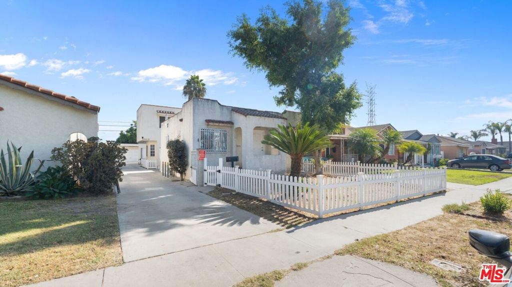 8960 San Luis Avenue