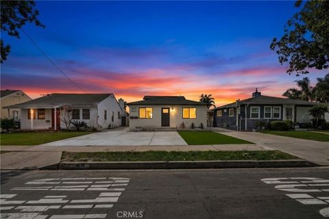 Photo of 1614 W 214th Street, Torrance, CA 90501 (MLS # SB26060384)