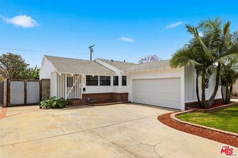 Photo of 12424 Lucile Street, Los Angeles, CA 90066 (MLS # 26833449)