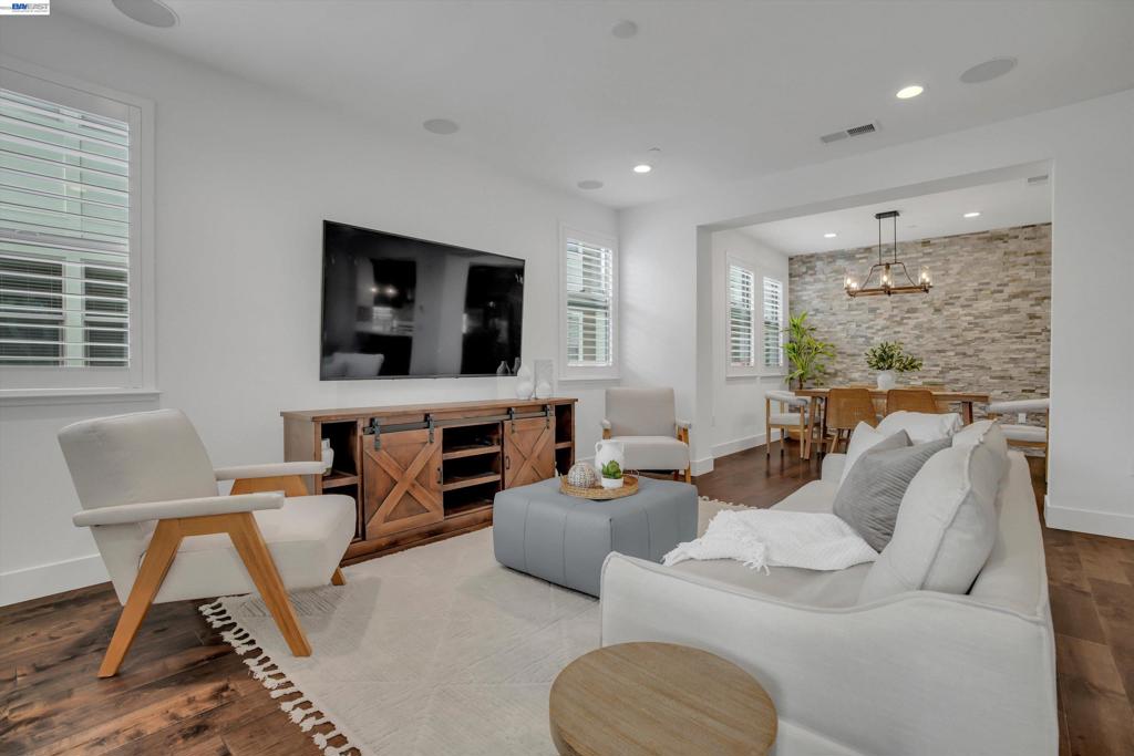 772 Tranquility Cir 1