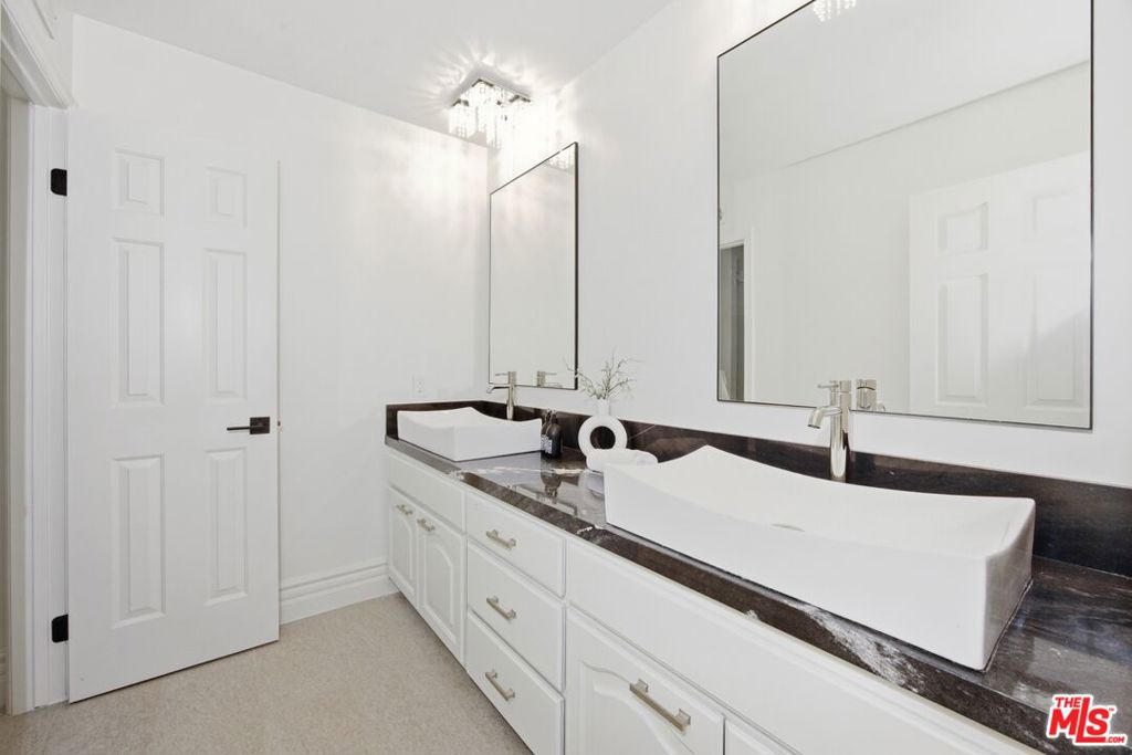 19382 Woodlands Drive, Huntington Beach CA 92648 - Photo 39