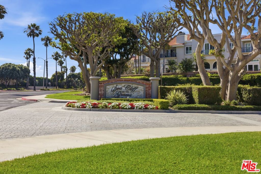 19382 Woodlands Drive, Huntington Beach CA 92648 - Photo 51